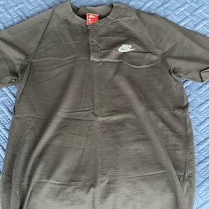 Nike Dri fit T
